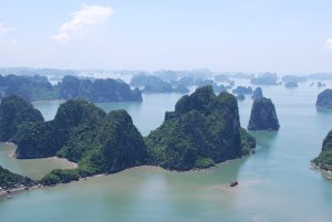 【ハノイ発】世界遺産ハロン湾日帰りクルーズ 4時間コース｜日本語ガイド＆ホテル送迎＆昼食付