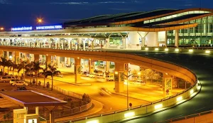 【ベトナム】タンソンニャット空港で入国手続きが変更　4月15日より事前オンライン申告が義務化